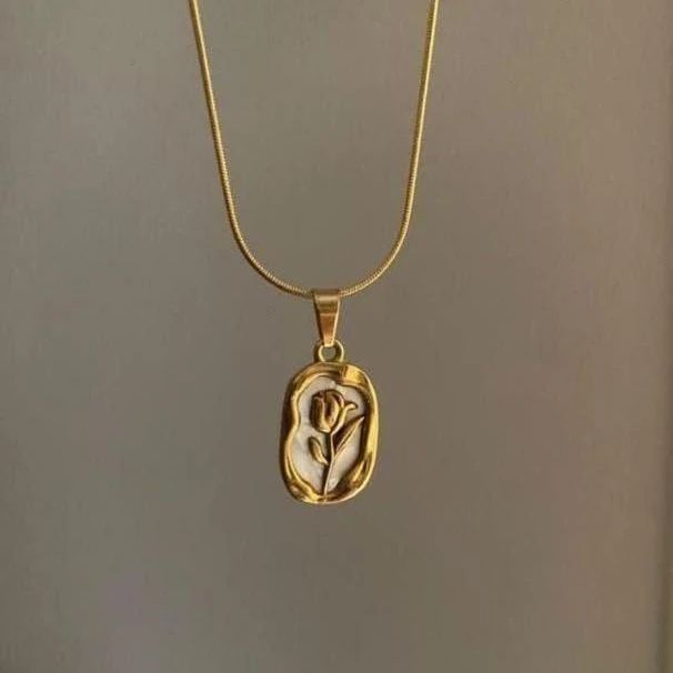 Rose Pendant Necklace
