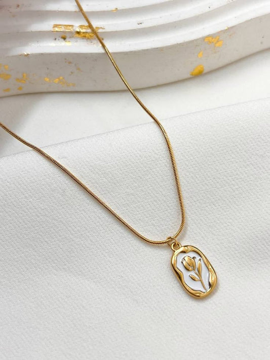 Rose Pendant Necklace